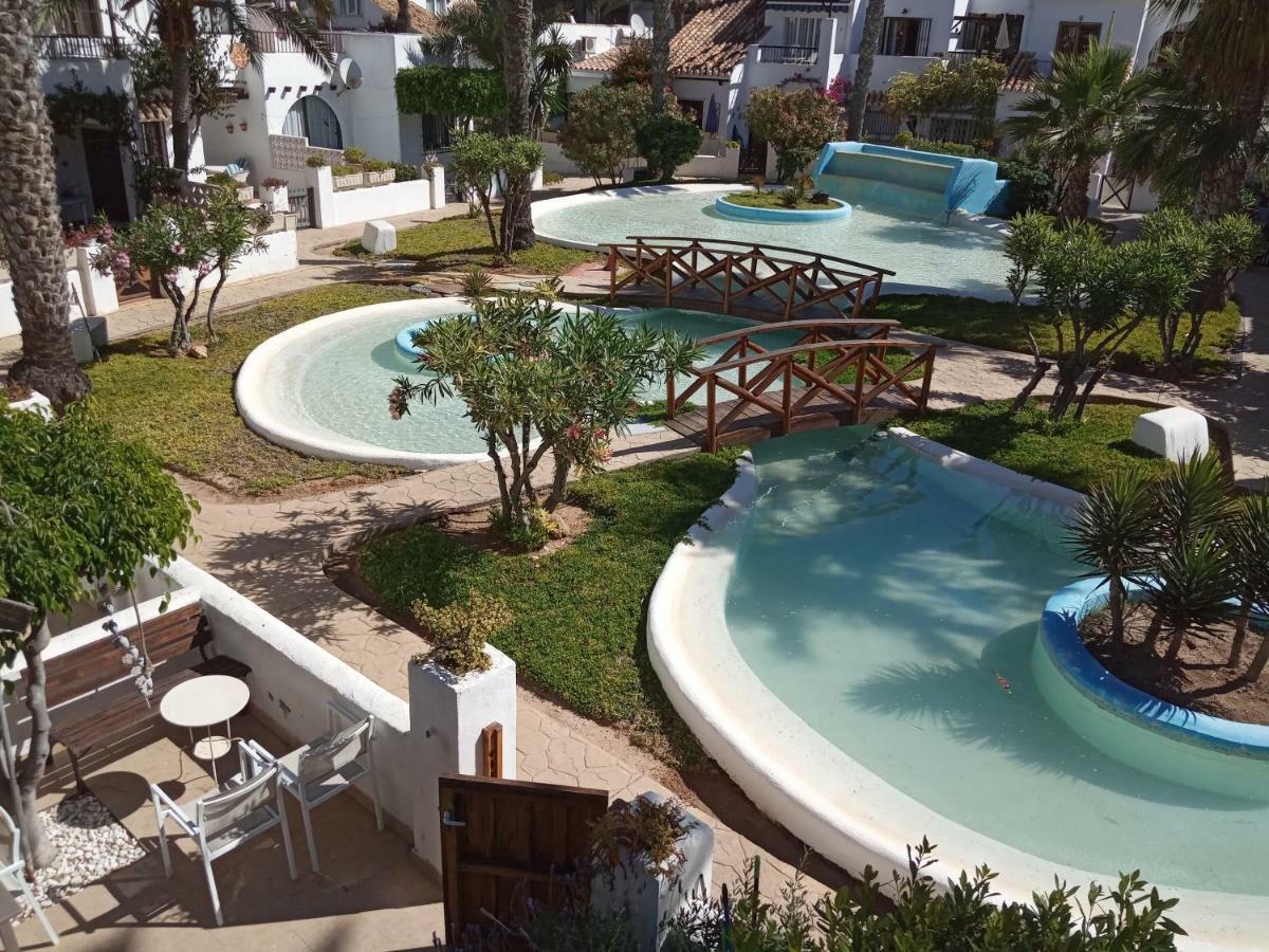 Villa Lagos A 25 Metros Del Mar Roquetas de Mar Ngoại thất bức ảnh